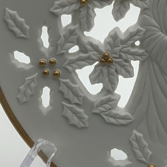 Vintage Lenox Bisque Porcelain Holy Family Christmas Plate - Picture 7 of 14